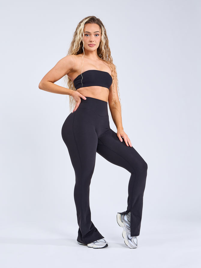 Authentic BNWT Buffbunny Rosa Scallop Leggings in Onyx Black size M,  Women's Fashion, Activewear on Carousell
