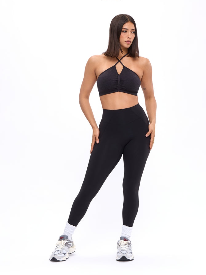 Wonder Seamless Sports Bra - Black Image 5